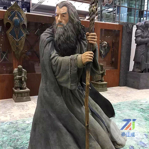 复古法师雕塑