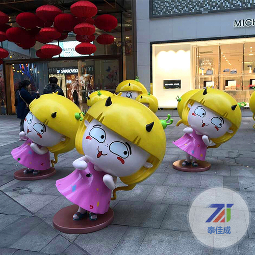广场动漫雕塑