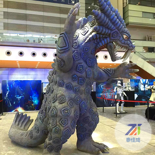 个性动漫雕塑